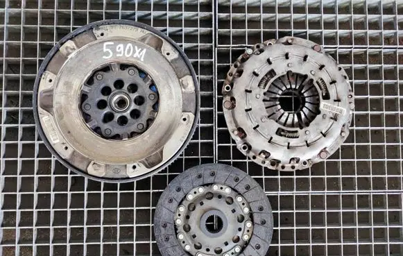 BMW X1 E84 Clutch set kit 763727944 7637279