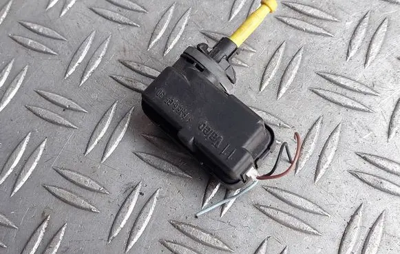 Opel Corsa C Headlight level adjustment motor 