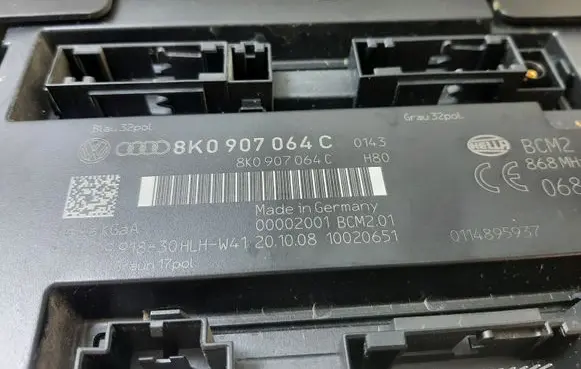 Audi A5 8T 8F Comfort/convenience module 8K0907064C 8K0907461A 00002001