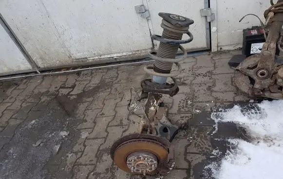 Volvo C30 Front wheel hub spindle knuckle