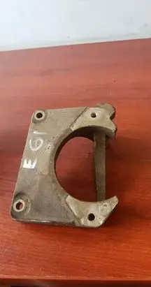 BMW 5 E60 E61 Engine mounting bracket 6761117
