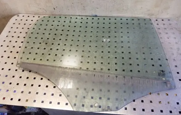 Mini Cooper Countryman R60 Rear door window glass