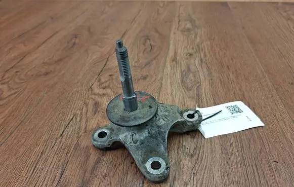 Citroen DS5 Gearbox mounting bracket 9644531580