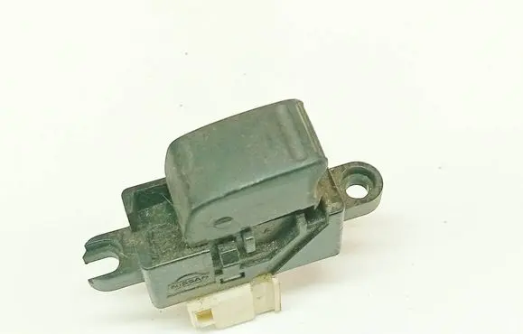 Nissan X-Trail T30 Electric window control switch 