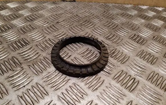 Land Rover Freelander 2 - LR2 Front coil spring rubber mount 6G915A327NAC