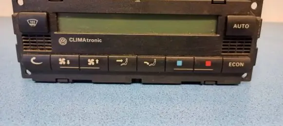 Volkswagen PASSAT B5.5 Climate control unit 0005GP