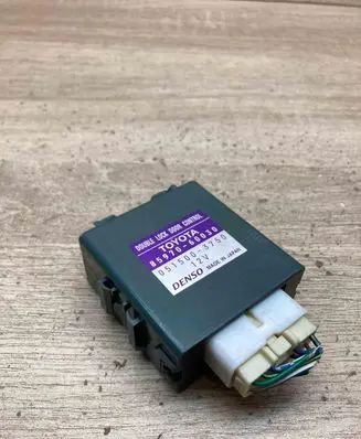 Toyota Land Cruiser (J120) Door control unit/module 8597060030 0515003750