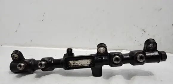 Ford Mondeo Mk III Fuel main line pipe