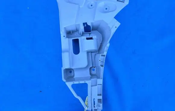 BMW X2 F39 Rear bumper mounting bracket 8069142