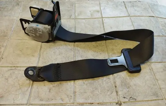 Mazda 6 Rear seatbelt 0431091