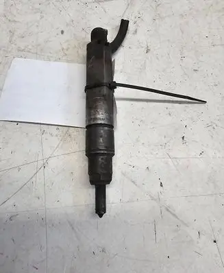 Fuel injector