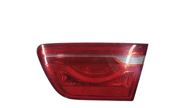 Jaguar XE Tailgate rear/tail lights A048519