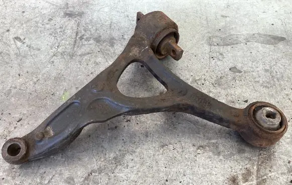 Front lower control arm/wishbone
