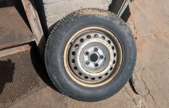 Volkswagen Transporter - Caravelle T4 R15 spare wheel V0615014 7D0601027A 19570R15C