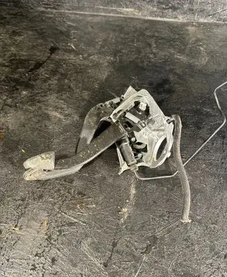 BMW 3 E90 E91 Clutch pedal 6762250 67871110