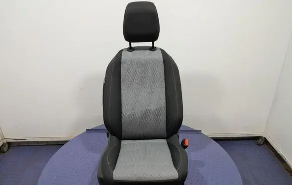 Chevrolet Corsa Front passenger seat 
