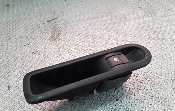 Renault Megane II Electric window control switch 156013870