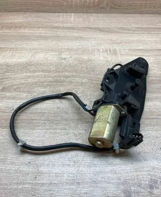 BMW 5 E39 Tailgate/trunk/boot lift motor 8362371