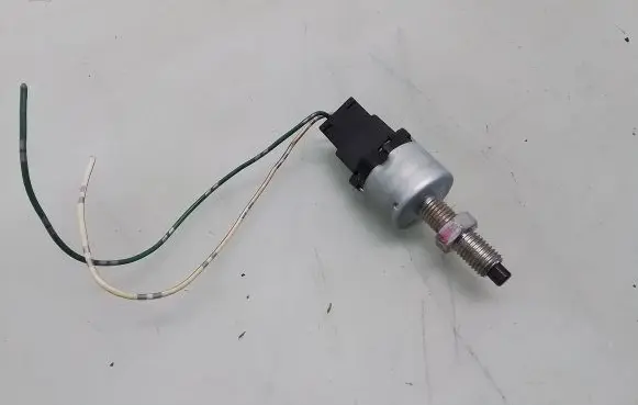 Mitsubishi Pajero Sport I Brake pedal sensor switch