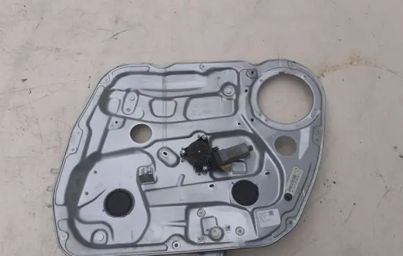 KIA Carens III Front door window regulator with motor R239B01 824801D230