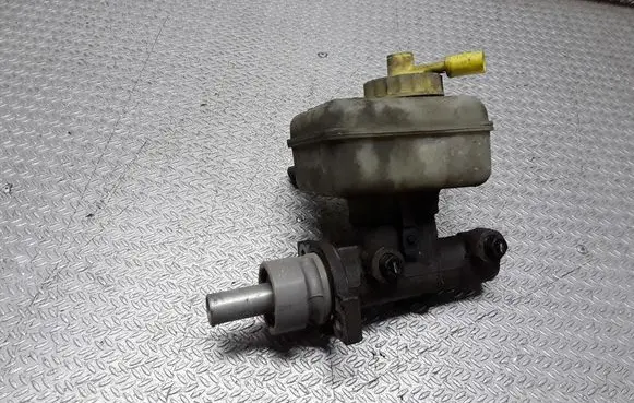 Volkswagen Golf IV Master brake cylinder 21027099