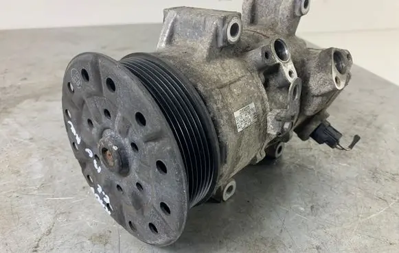 Toyota RAV 4 (XA30) Air conditioning (A/C) compressor (pump) 4472601251