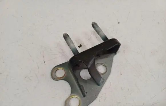Volkswagen PASSAT B5 Front door lock loop/hook striker 