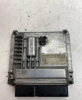 Volkswagen Golf Sportsvan Engine control unit/module 04L907445B
