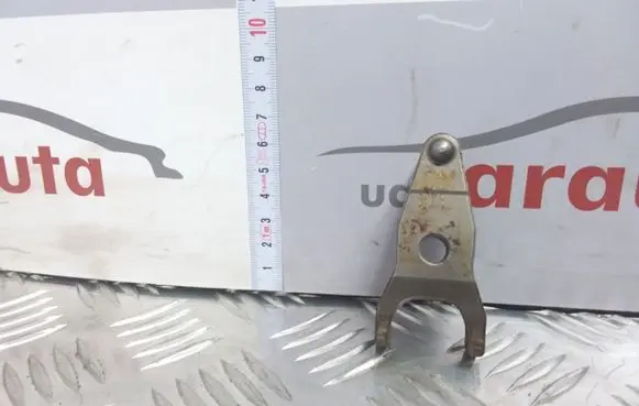 Toyota RAV 4 (XA30) Fuel Injector clamp holder
