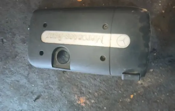 Mercedes-Benz C W203 Engine cover (trim) A6110101067