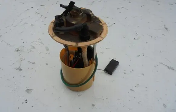 Audi Q7 4M Fuel injection high pressure pump