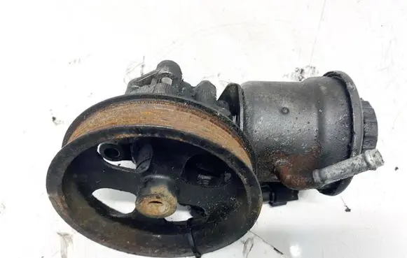 Toyota Corolla Verso AR10 Power steering pump
