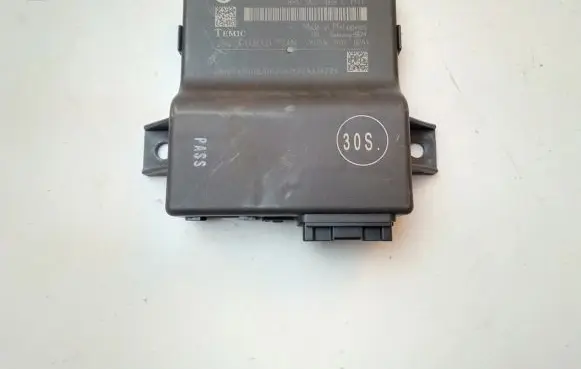 Audi A4 S4 B8 8K Gateway control module 8R0907468N