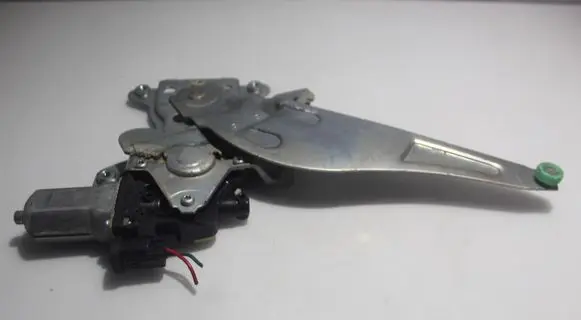 Suzuki SX4 Rear window lifting mechanism without motor