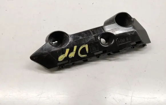 Mercedes-Benz X-class W470 Front bumper mounting bracket 622225XA0A