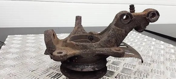 Front wheel hub
