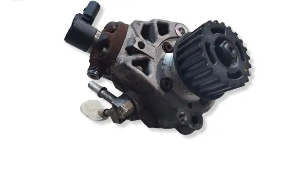 KIA Optima Fuel injection high pressure pump 331002U000 9046040004