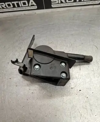 Mercedes-Benz E W211 Switch for retractable tow bar 2113100273