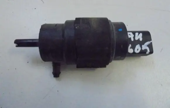 Audi A5 8T 8F Windscreen/windshield washer pump 8K5953647 VWAGMS3