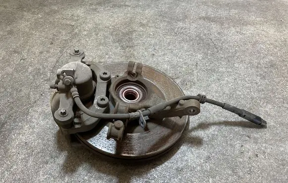 Citroen C4 III e-C4 Front wheel hub spindle knuckle 