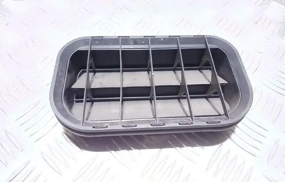 Porsche Cayenne (9PA) Quarter panel pressure vent 7L5819181A