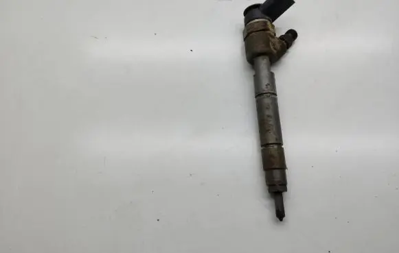 Mercedes-Benz B W245 Fuel injector 0445110167