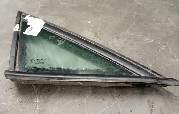 Seat Toledo III (5P) Front door window glass four-door