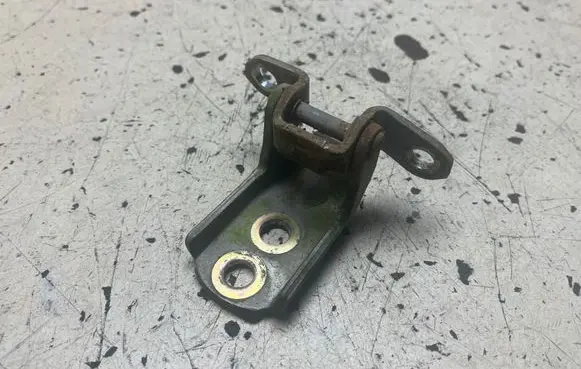 Nissan X-Trail T30 Front door upper hinge 