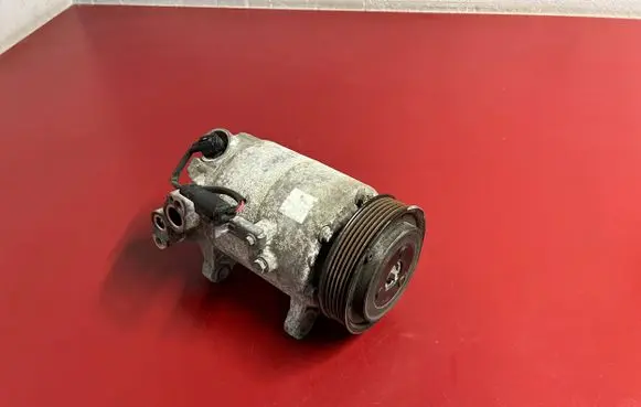 BMW X1 F48 F49 Air conditioning (A/C) compressor (pump) 9362491