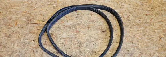 Mercedes-Benz ML W163 Rear door rubber seal (on body)