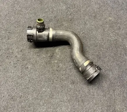 BMW 4 F32 F33 Engine coolant pipe/hose 7604542