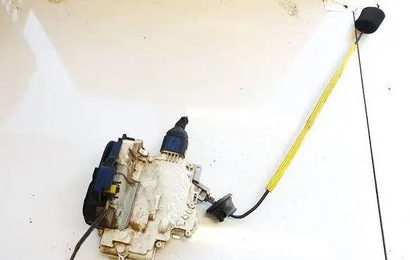 Audi A6 S6 C6 4F Rear door lock 4f0839015a