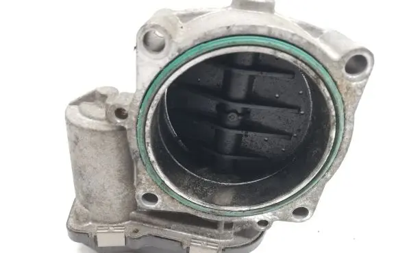 BMW 1 E81 E87 Throttle valve 7556118