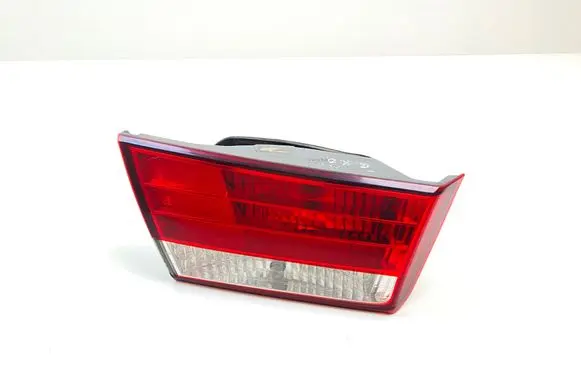 Hyundai Sonata Tailgate rear/tail lights 924033KO